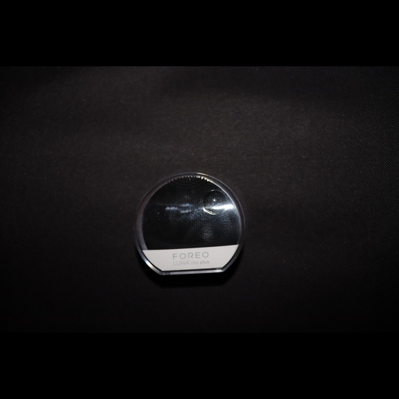 FOREO LUNA OLAY PLUS ANTI-AGING FACIAL FUCHSIA - Picture 1 of 3